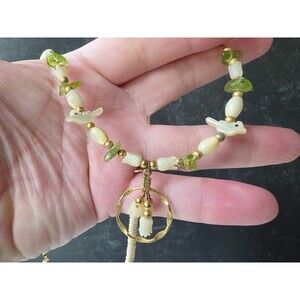 MOP Shell & Peridot Beaded Floral Pendant Fetish Necklace Vintage READ